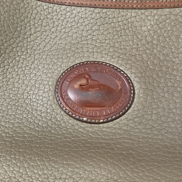Vintage Dooney Bourke Distressed Pebble Leather Crossbody Bag Taupe British Tan - Picture 9 of 11